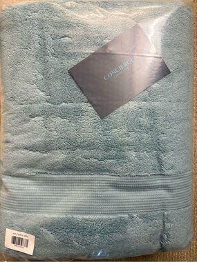 Concierge Collection Plush Bath Towel — Seafoam Blue